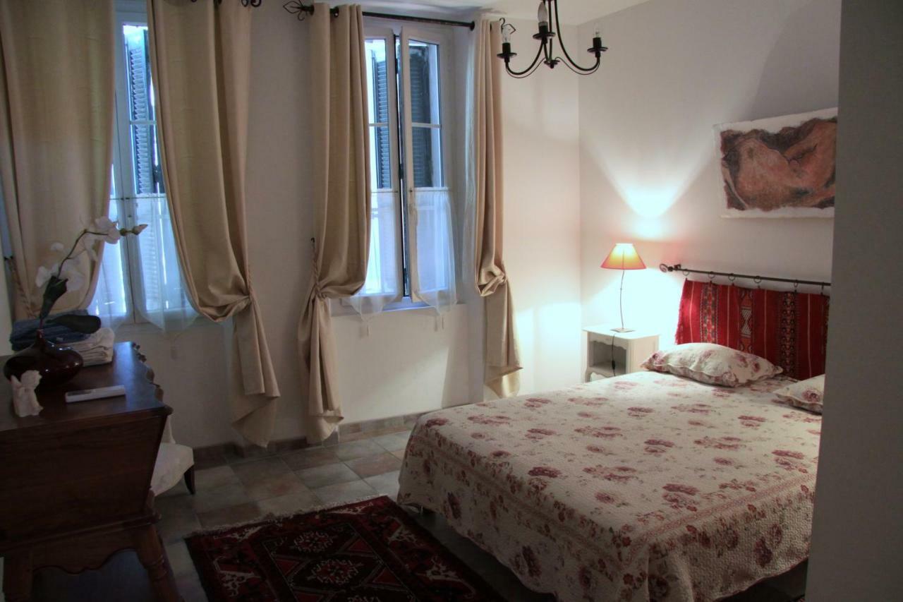 Appartement Avec Patio Et Garage Centre Ville Et Plage Санари-сюр-Мер Экстерьер фото